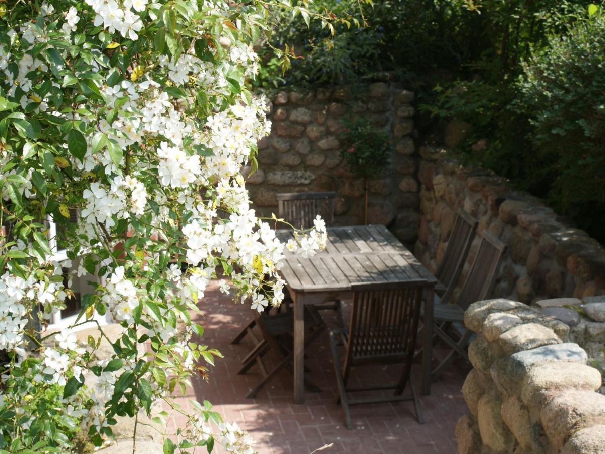 Cosy Apartment In Semlow Germany With Garden Exterior foto